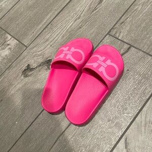 Ferragamo  fuchsia slides